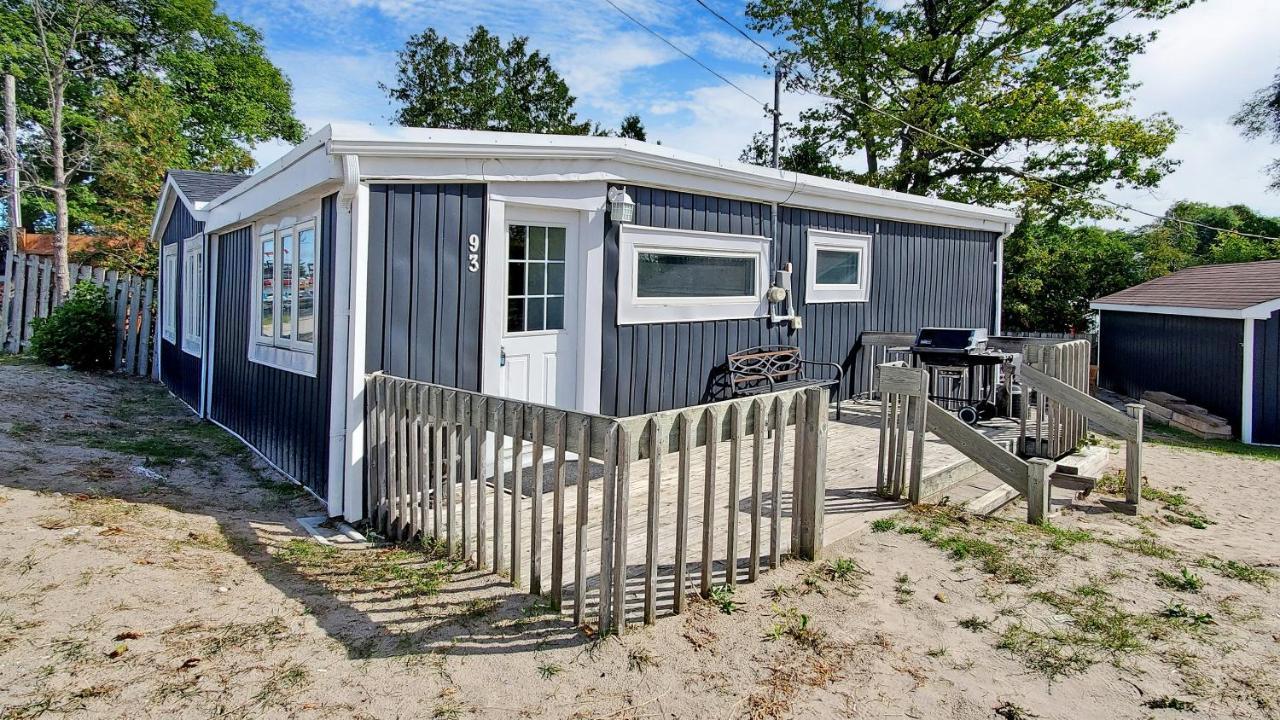 Main Beach River Retreat - Wasaga Beach 1 - Main Strip - 93 Mosley St Exteriör bild