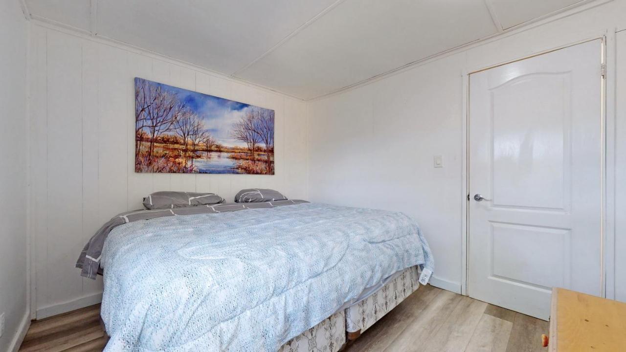 Main Beach River Retreat - Wasaga Beach 1 - Main Strip - 93 Mosley St Exteriör bild