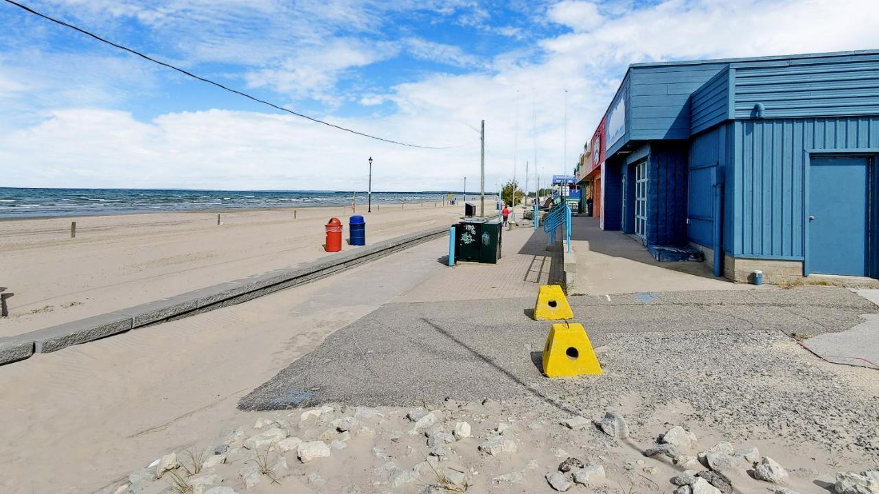 Main Beach River Retreat - Wasaga Beach 1 - Main Strip - 93 Mosley St Exteriör bild