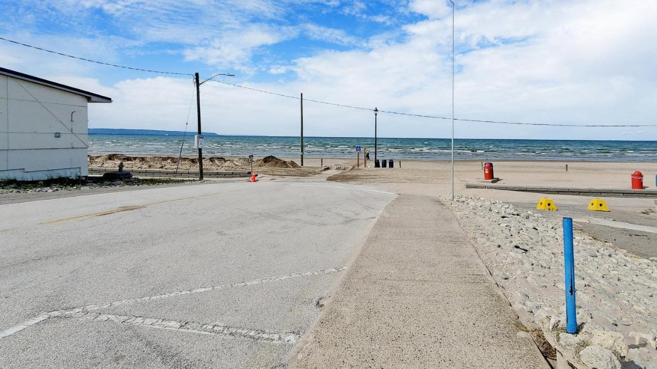 Main Beach River Retreat - Wasaga Beach 1 - Main Strip - 93 Mosley St Exteriör bild